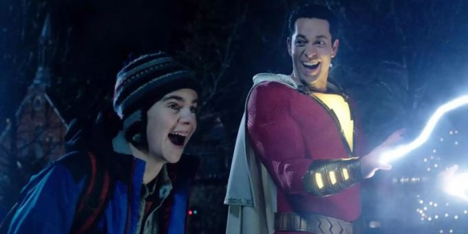 Jack Dylan Grazer (l) als Freddy Freeman und Zachary Levi als Shazam in einer Szene des Films «Shazam!». shazam