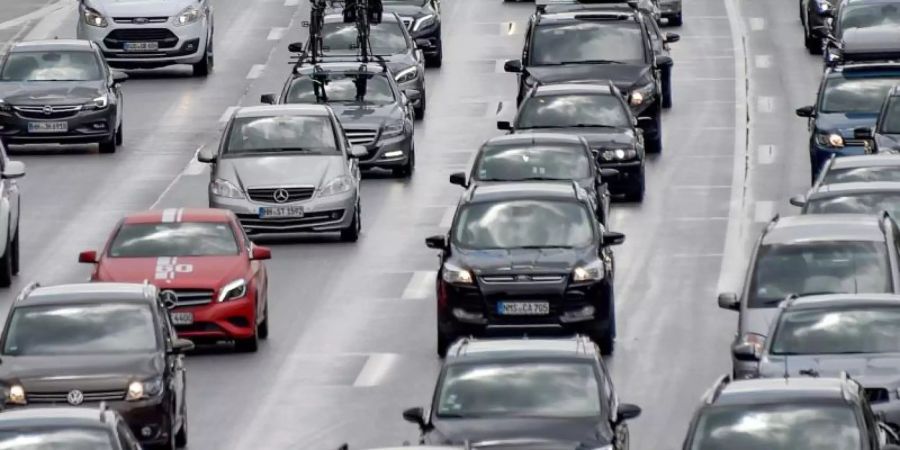 Auf den Autobahnen kann es am Sonntagnachmittag zu Stau und stockendem Verkehr kommen. Foto: Axel Heimken