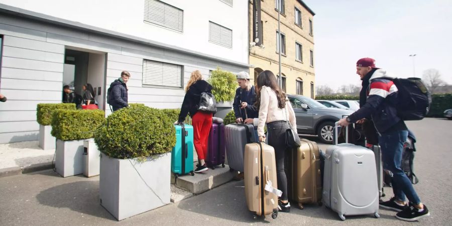 Die Top-Ten-Kandidaten ziehen in ein Kölner Hotel. Alle Infos zu Deutschland sucht den Superstar im Special bei RTL.de: https://www.rtl.de/cms/sendungen/superstar.html