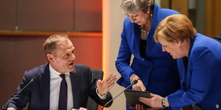 Tusk, May und Merkel (von links)