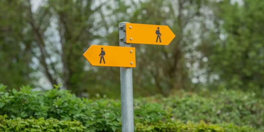 Signalisation für Schweizer Wanderwege. (Symbolbild)