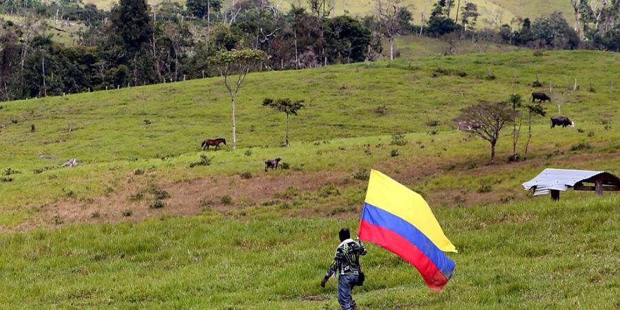 Im Südwesten Kolumbiens sind mindestens 18 Menschen bei Zusammenstössen zwischen einer Splittergruppe der Guerillaorganisation Farc und einer anderen bewaffneten Gruppe gestorben. (Archivbild)