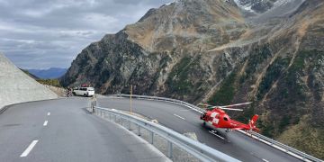 Susch: Herrschaft über Motorrad am Flüelapass verloren