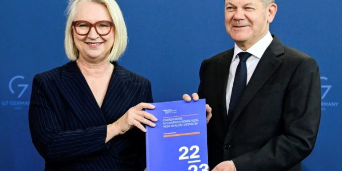 Monika Schnitzer und Olaf Scholz Monika Schnitzer und Olaf Scholz