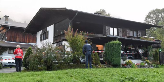In Kitzbühel ermittelt die Polizei wegen fünffachen Mordes. Die Tat soll am 6. Oktober verübt worden sein, der Täter wurde gefasst. Tötungsdelikt mit fünf Opfern in Österreich