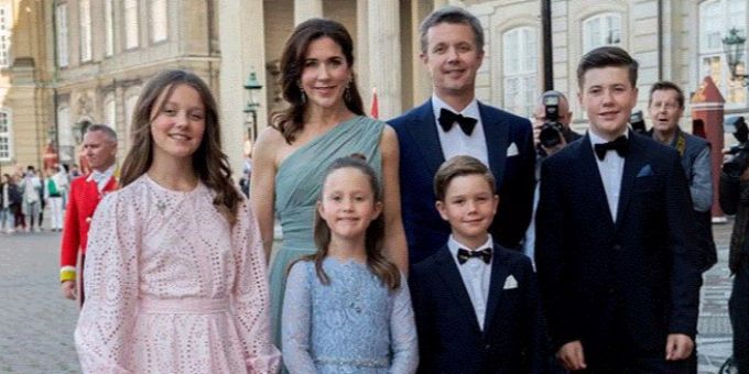 Zukünftiger König - Dänen-Royals schicken Kids an Schweizer Schule