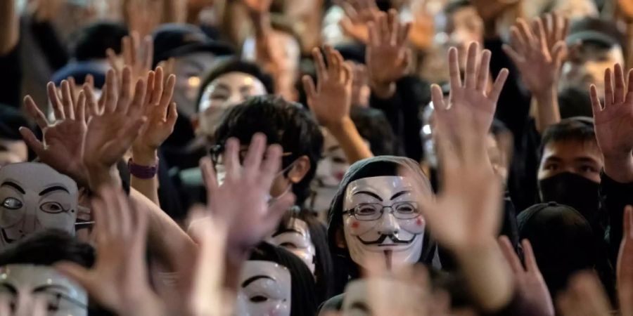 Maskierte Demonstranten in Hongkong