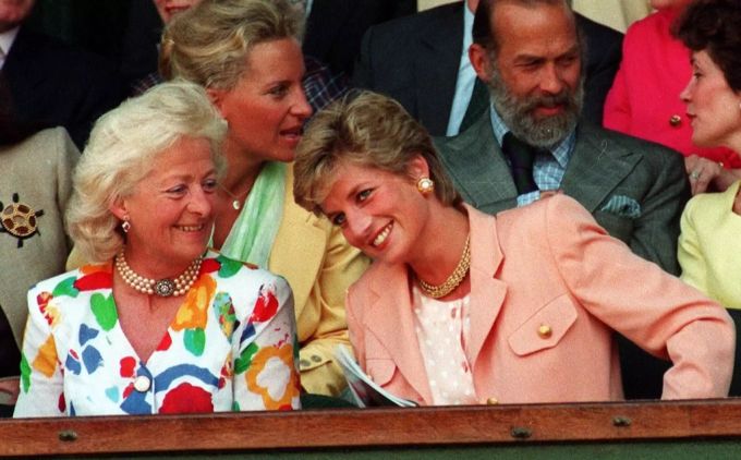 Prinzessin Diana soll an einem kleinen Riss in der Lungenvene verstorben sein. Prinzessin Diana Mutter