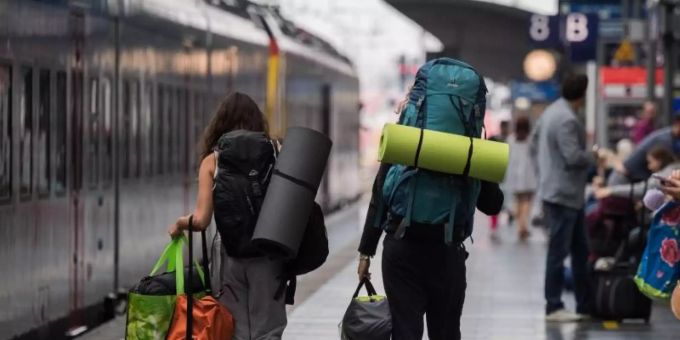 Brüssel - EU verschenkt 20.000 Tickets für Europareisen an 18-Jährige