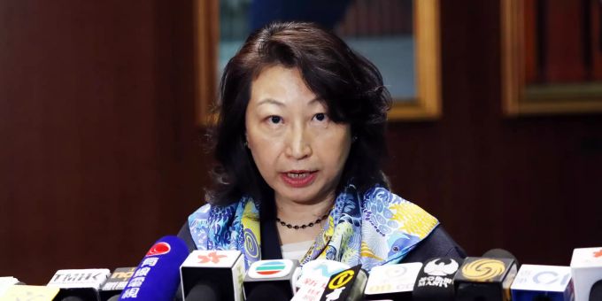 Hongkong-Proteste - Demonstranten greifen in London Justizministerin an