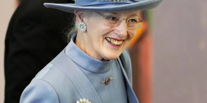 Königin Margrethe II. von Dänemark wird gefeiert - aber wegen der Pandemie viel kleiner als ursprünglich geplant. Foto: Mads Claus Rasmussen/Ritzau Scanpix Foto/AP/dpa Königin Margrethe II. von Dänemark wird gefeiert - aber wegen der Pandemie viel kleiner als ursprünglich geplant. Foto: Mads Claus Rasmussen/Ritzau Scanpix Foto/AP/dpa