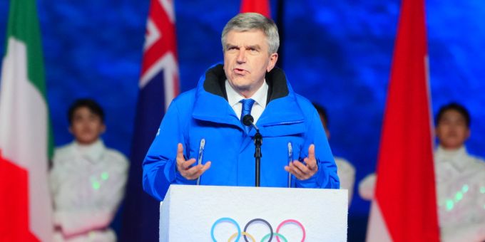 IOC-Präsident Thomas Bach bei der Abschlussfeier der Olympischen Winterspiele in Peking. Peking 2022 - Abschlussfeier