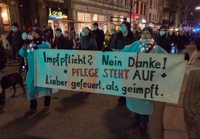 Demonstranten gestern Samstag in Hamburg. Demos