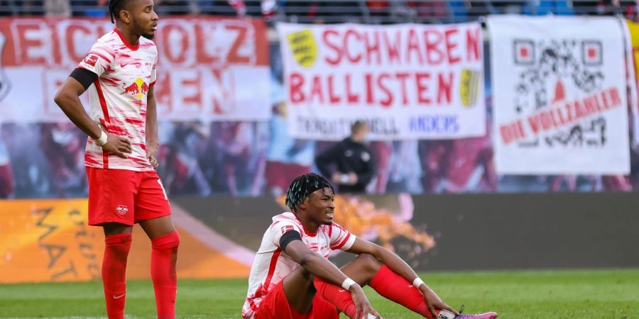 Die Leipziger um Christopher Nkunku (l) und Mohamed Simakan vergaben zu viele Chancen.