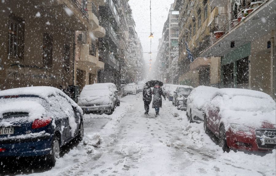 Starke Schneefälle haben am Montag vor allem in Mittel- und Südgriechenland für Probleme gesorgt.