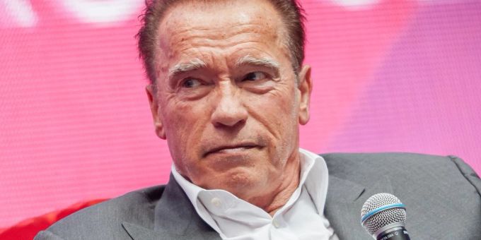 Arnold Schwarzenegger richtet eine emotionale Botschaft an die Russen. Arnold schwarzenegger