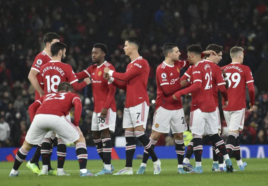 Nun soll sich Manchester United für die Dienste des Nati-Verteidigers interessieren.