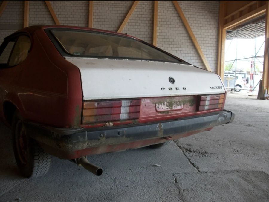 Den Ford Capri haben die Garagisten in einer Scheune entdeckt.