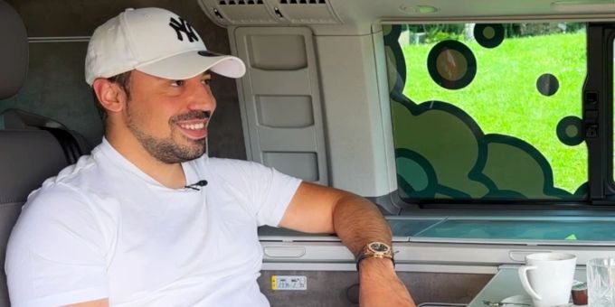 Partner - Entertainer Zeki: «Ja, ich bin ein Camper – im Call of Duty»
