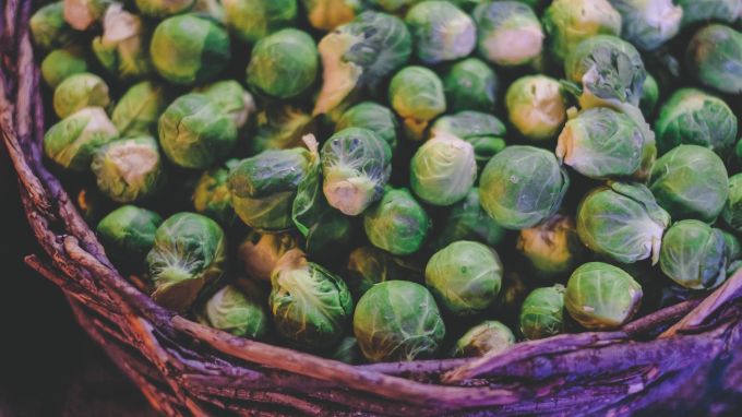 Schmackhaft und edel, das ist der Ruf, der dem Rosenkohl vorauseilt. Rosenkohl, Gemüse