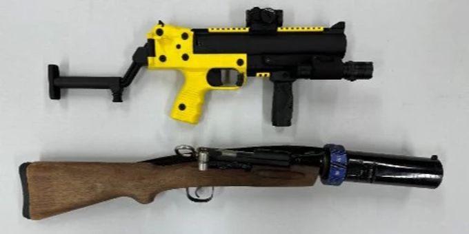 Neues Gewehr für Gummischrot- und Reizgaseinsatz der Basler Polizei. Basler Polizei