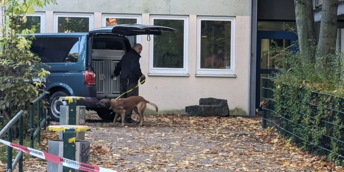 Nach einer Bombendrohung ist eine Schule in Erfurt evakuiert worden. Auch das ZDF in Mainz musste geräumt werden. Schule