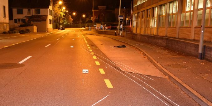 Kilchberg ZH: Lenker nach Verkehrsunfall verhaftet. Kilchberg ZH