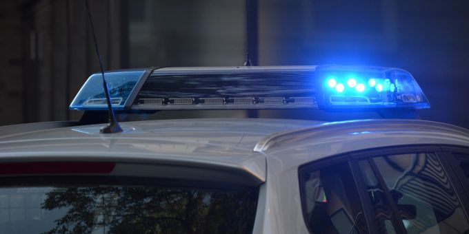 Die französische Polizei musste eine Fastfood-Leuchtreklame ausschalten lassen. Polizei Hamas tacos