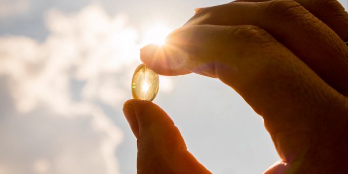 Vitamin D, welches wir hauptsächlich durch die Sonne aufnehmen, hat einen positiven Effekt auf unser Hautbild. und vieles mehr. Vitamin alterungsprozess