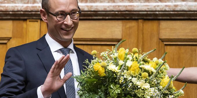 Martin Candinas (Mitte/GR) freut sich über die Wahl zum höchsten Schweizer. martin candinas