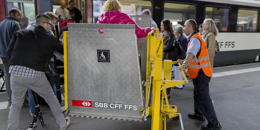 Rollstuhl  Behindertengleichstellung  SBB