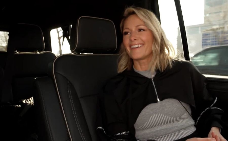 Helene Fischer mischt sich mit einem ganz besonderen Trick unter die Leute – und bleibt unerkannt.