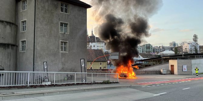 Autobrannt in Baden