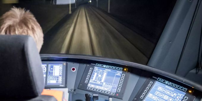 Piloten im Lokführerstand? Die Personalverbände beider Berufe sehen darin viele Chancen. (Themenbild) Piloten im Lokführerstand? Die Personalverbände beider Berufe sehen darin viele Chancen. (Themenbild)