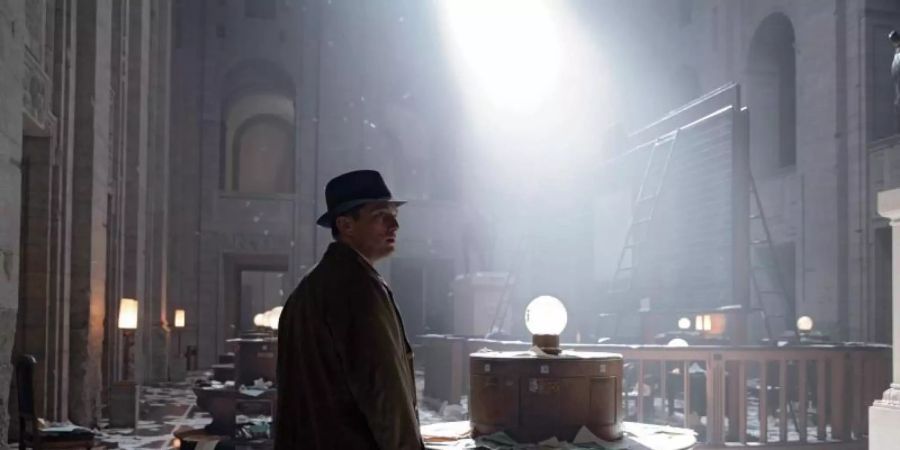 Volker Bruch als Hauptkommissar Gereon Rath in einer Szene der 3. Staffel von "Babylon Berlin". Foto: Frédéric Batier/X Filme Creative Pool/ARD Degeto/WDR/Sky/Beta Film/dpa