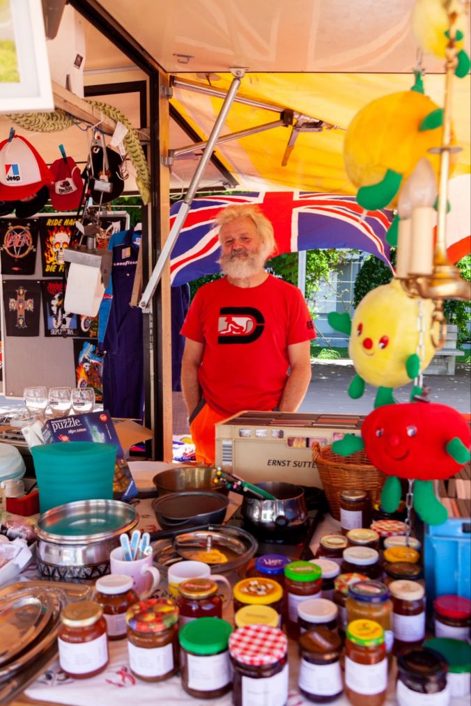 Willi Von Allmen ist der Organisator vom Flohmarkt in Glattbrugg
