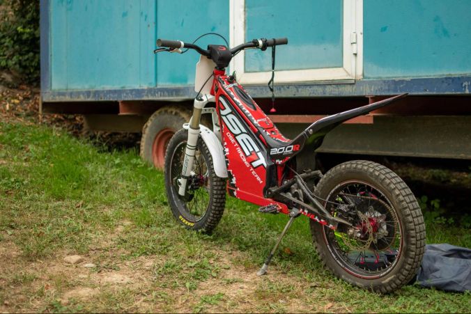 Ein Trial-Bike für Erwachsene.