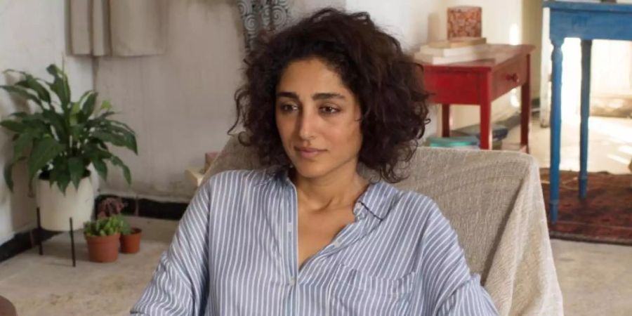 Golshifteh Farahani spielt die Rückkehrerin Selma, die in Tunis eine Praxis für Psychotherapie eröffnet. Foto: Carole Bethuel/Prokino Filmverleih GmbH/dpa