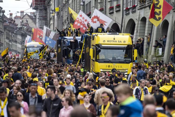2019 feierten die YB-Fans mit den Profis in der Innenstadt. YB Fans