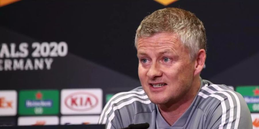 Der United-Cheftrainer Solskjaer steht vor dem Europa League-Halbfinale bei der Pressekonferenz Rede und Antwort. Foto: -/UEFA via Getty Images/dpa