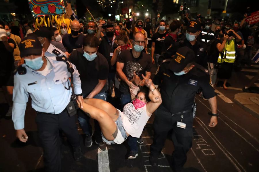 Anti-Netanyahu protest in Tel Aviv