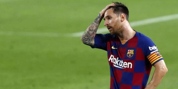 Wie entscheidet sich der sechsmalige Weltfussballer Lionel Messi?. Foto: Joan Monfort/AP/dpa Wie entscheidet sich der sechsmalige Weltfussballer Lionel Messi?. Foto: Joan Monfort/AP/dpa