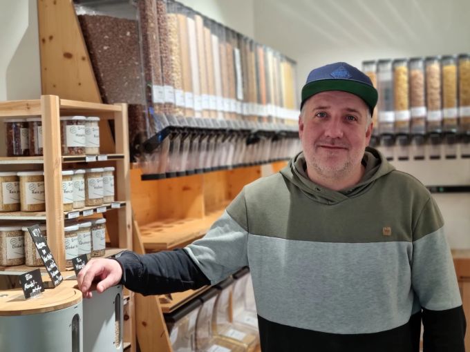 Ivo Sprunger muss seinen Unverpackt-Laden aufgeben. unverpackt basel