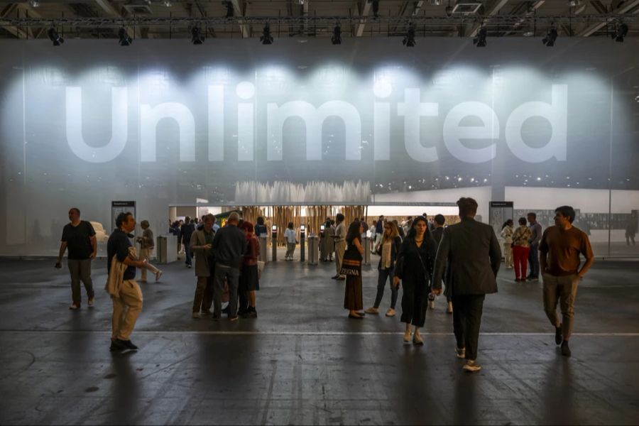 Ausstellungen wie in der «Unlimited»-Halle zogen 91'000 Personen an die diesjährige «Art Basel».