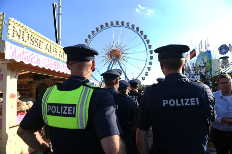 Die Polizei musste auf dem Oktoberfest mehrere Male einschreiten. (Archivbild)