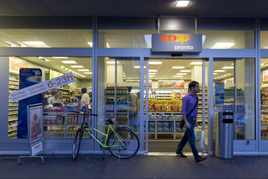 Furer versteht das Verbot nicht und findet, dass man so auch über die Self-Checkouts bei Coop Pronto diskutieren müsste.