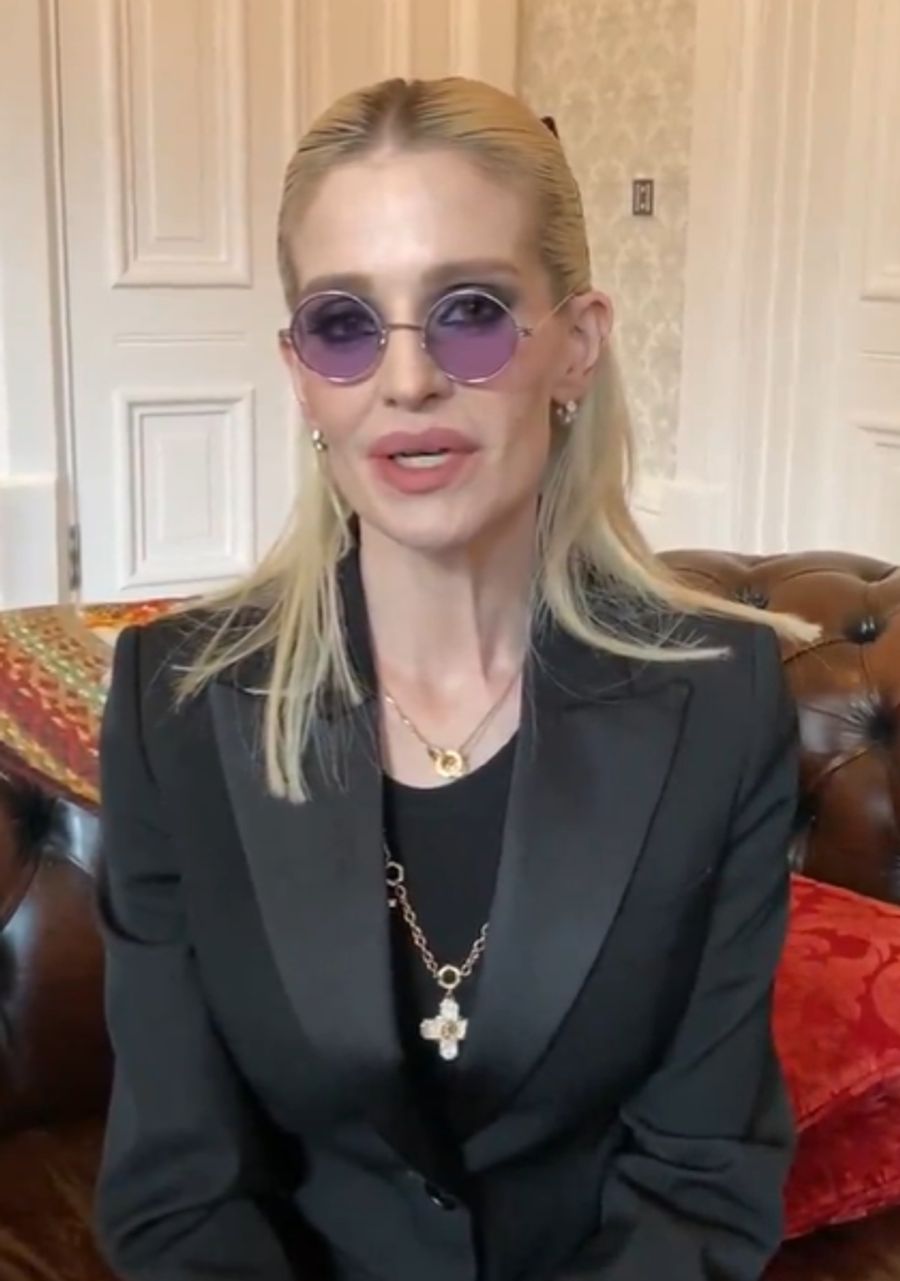 Kelly macht der Tod ihres Vaters zu schaffen.