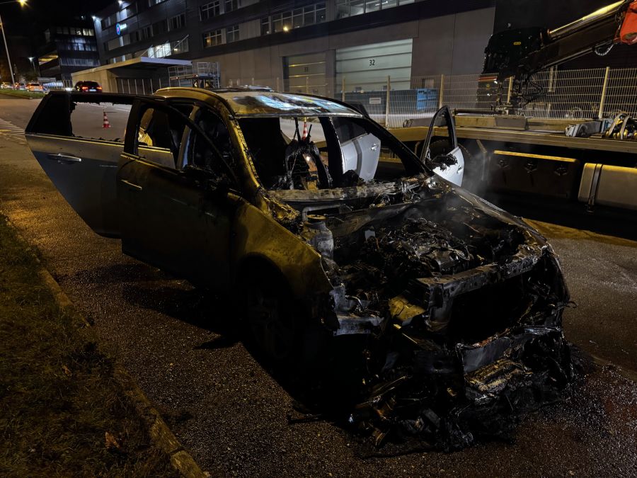 Am Auto entstand ein Totalschaden.