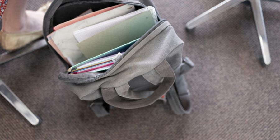 Rückgängige Schülerzahlen führen in Hünenberg ZG zu Klassenschliessungen. (Symbolbild)