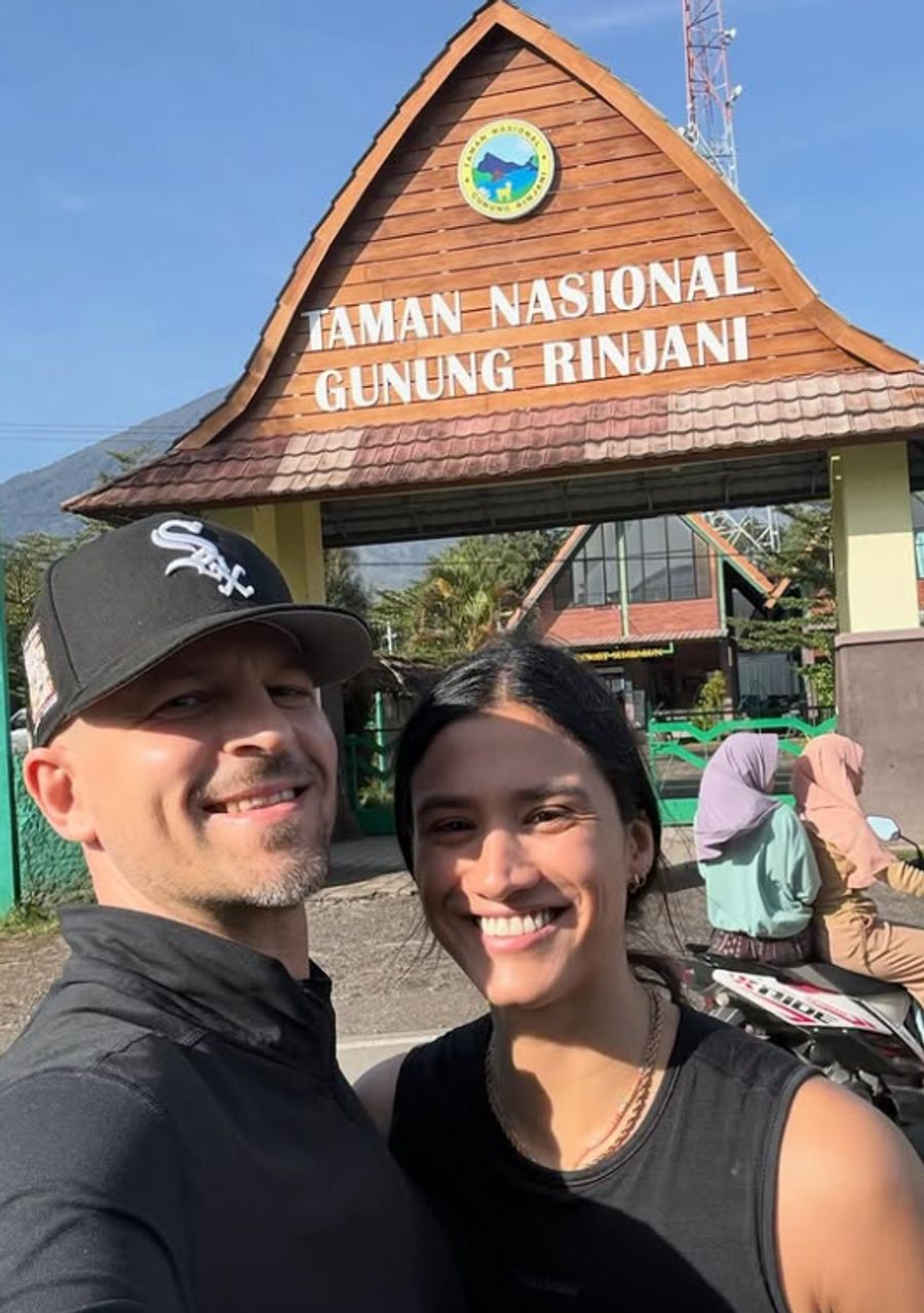 Stress und seine Liebste strahlen! Sie sind in Indonesien unterwegs.